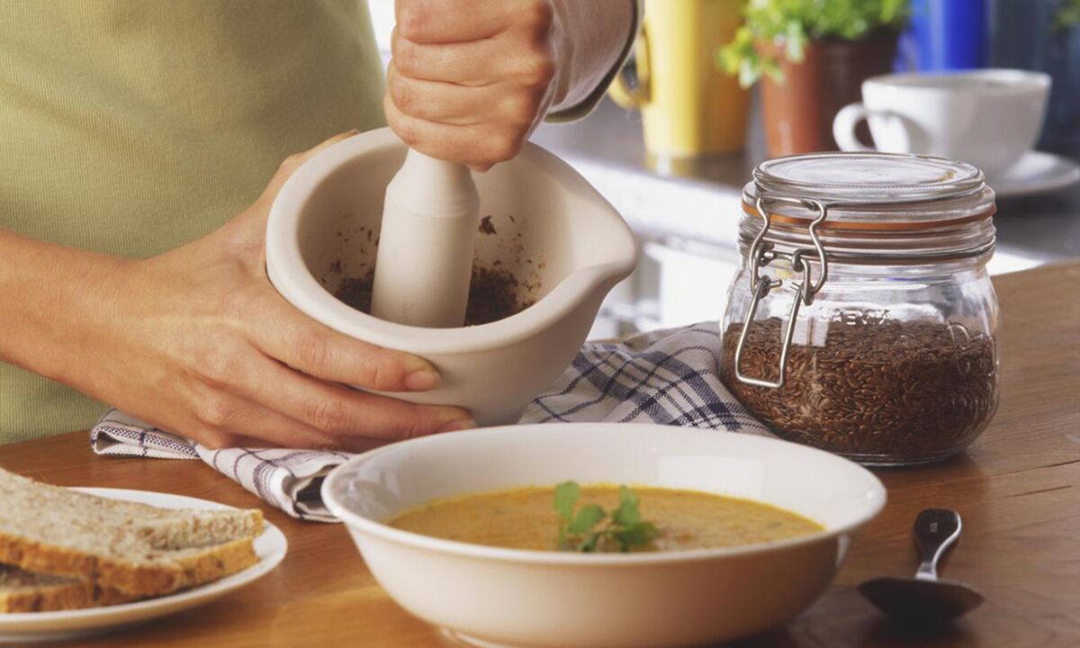Adding flaxseed to soup for good bowel function